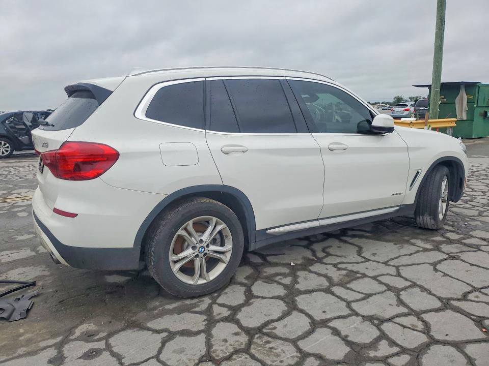 56461136 :رقم المزاد ، 5UXTR9C50JLD62250 vin ، 2018 Bmw X3 مزاد بيع