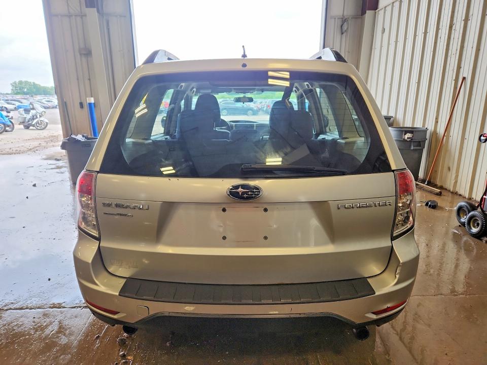56307876 :رقم المزاد ، JF2SHBBC4BH704681 vin ، 2011 Subaru Forester مزاد بيع