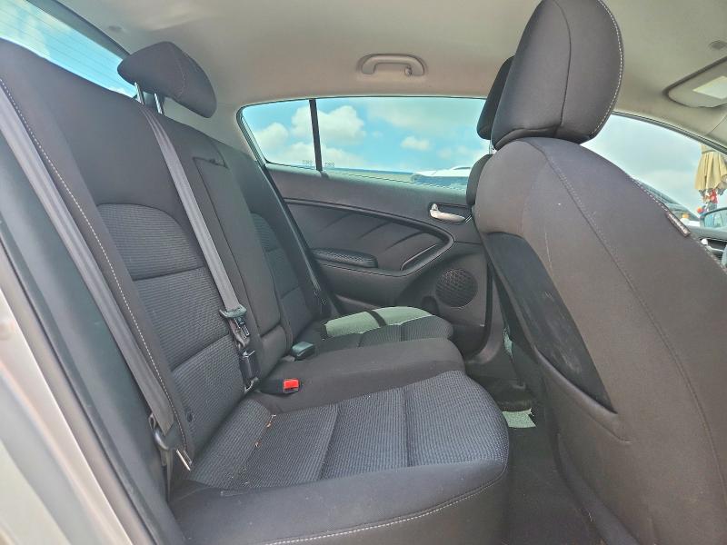 57561186 :رقم المزاد ، KNAFK5A89H5668736 vin ، 2017 Kia Forte مزاد بيع