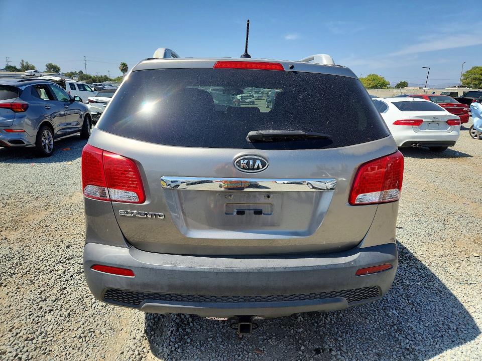 2011 Kia Sorento მანქანა იყიდება აუქციონზე, vin: 5XYKT4A22BG175662, აუქციონის ნომერი: 55841646
