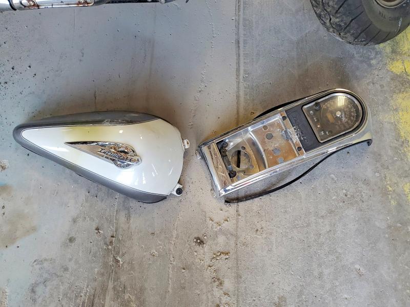 57485446 :رقم المزاد ، JS1VY51A022100491 vin ، 2002 Suzuki Vl1500 مزاد بيع