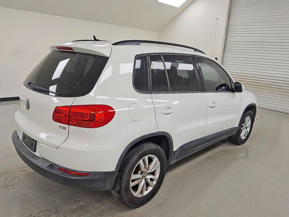 2016 Volkswagen Tiguan მანქანა იყიდება აუქციონზე, vin: WVGAV7AX4GW534714, აუქციონის ნომერი: 58413076