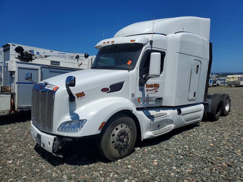 Продажа на аукционе авто 2015 Peterbilt 579, vin: 1XPBD49X9FD276861, номер лота: 54855476