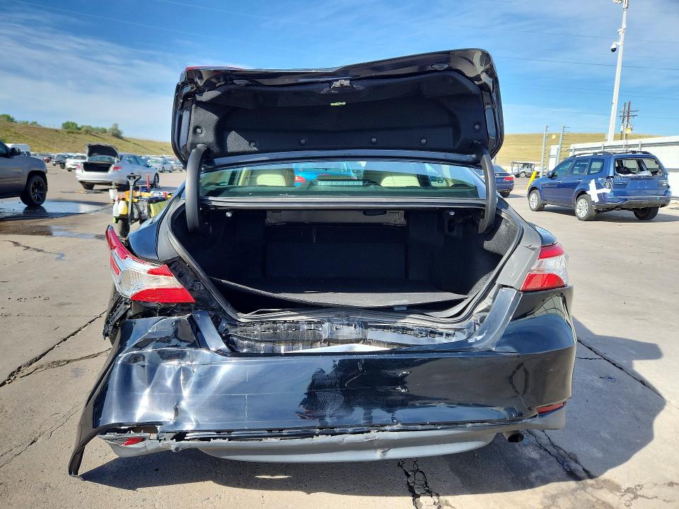 2018 Toyota Camry მანქანა იყიდება აუქციონზე, vin: 4T1B11HK8JU053374, აუქციონის ნომერი: 57919956