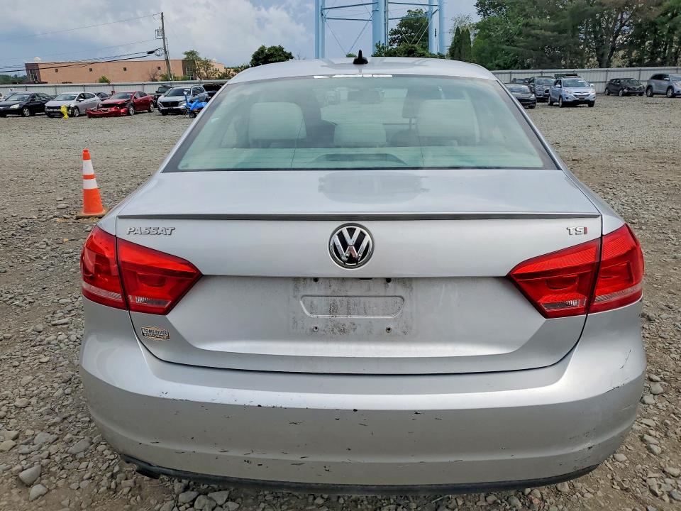 58404236 :رقم المزاد ، 1VWAT7A34FC118182 vin ، 2015 Volkswagen Passat مزاد بيع