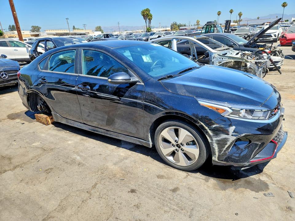 2023 Kia Forte მანქანა იყიდება აუქციონზე, vin: 3KPF54AD8PE665203, აუქციონის ნომერი: 57041706