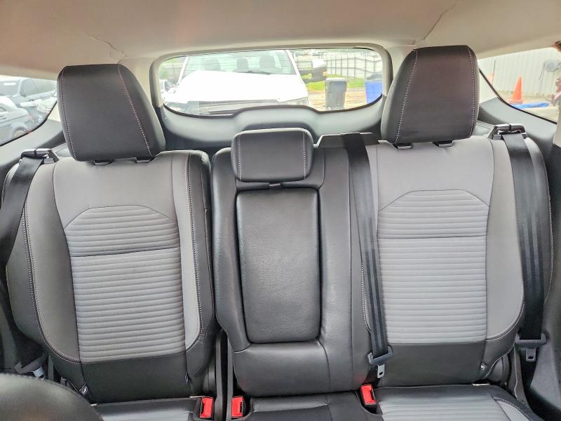 Продаж на аукціоні авто 2018 Ford Escape, vin: 1FMCU0GD4JUD33916, номер лоту: 57628386