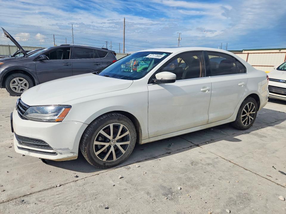 57177666 :رقم المزاد ، 3VWDB7AJ0HM207456 vin ، 2017 Volkswagen Jetta مزاد بيع
