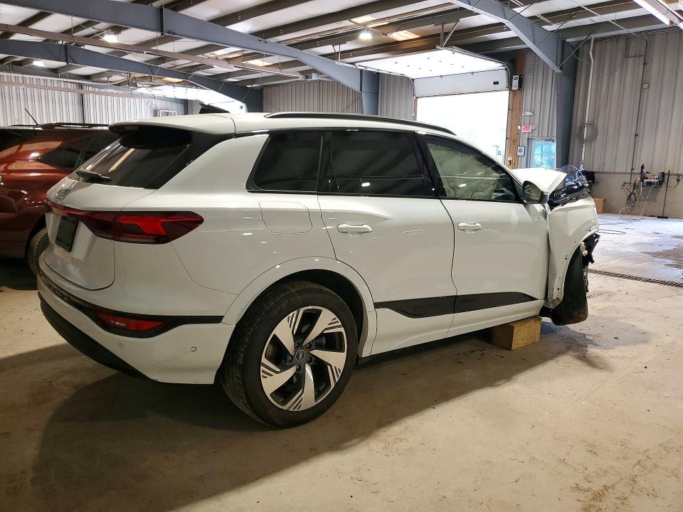 2025 Audi Q6 E-tron მანქანა იყიდება აუქციონზე, vin: WA124BGF1SA012958, აუქციონის ნომერი: 56136856
