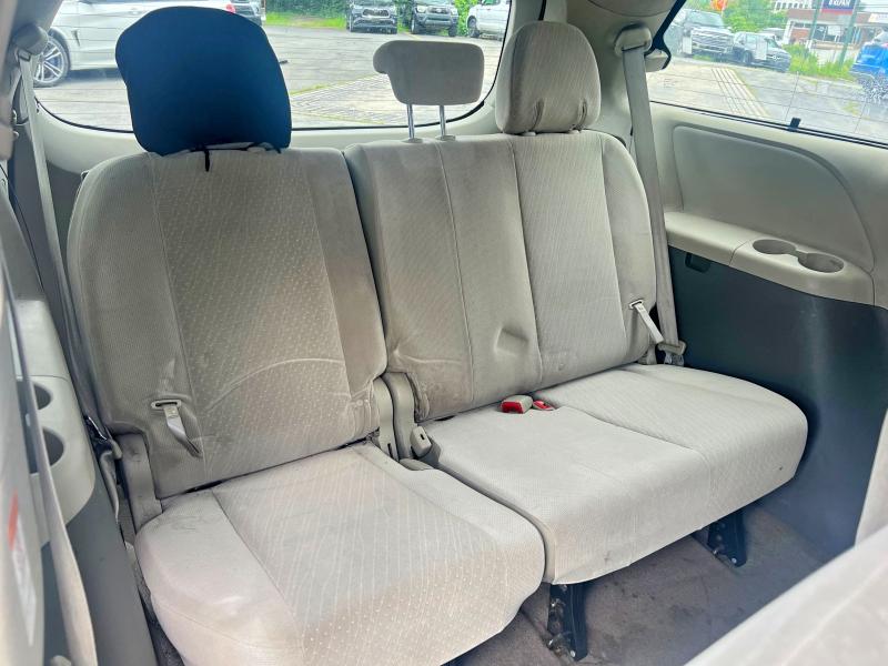 58391086 :رقم المزاد ، 5TDKZ3DC7JS903233 vin ، 2018 Toyota Sienna مزاد بيع