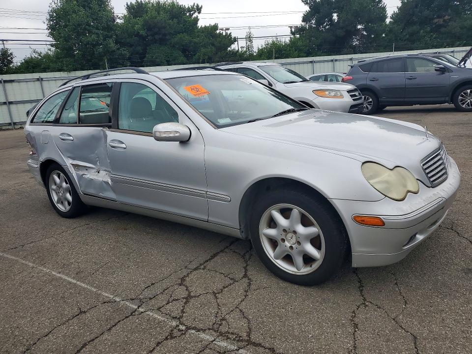 56117316 :رقم المزاد ، WDBRH64J03F324913 vin ، 2003 Mercedes-benz C مزاد بيع