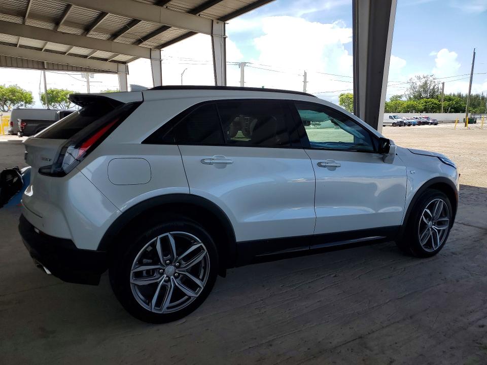 58875546 :رقم المزاد ، 1GYFZER4XPF101745 vin ، 2023 Cadillac Xt4 مزاد بيع