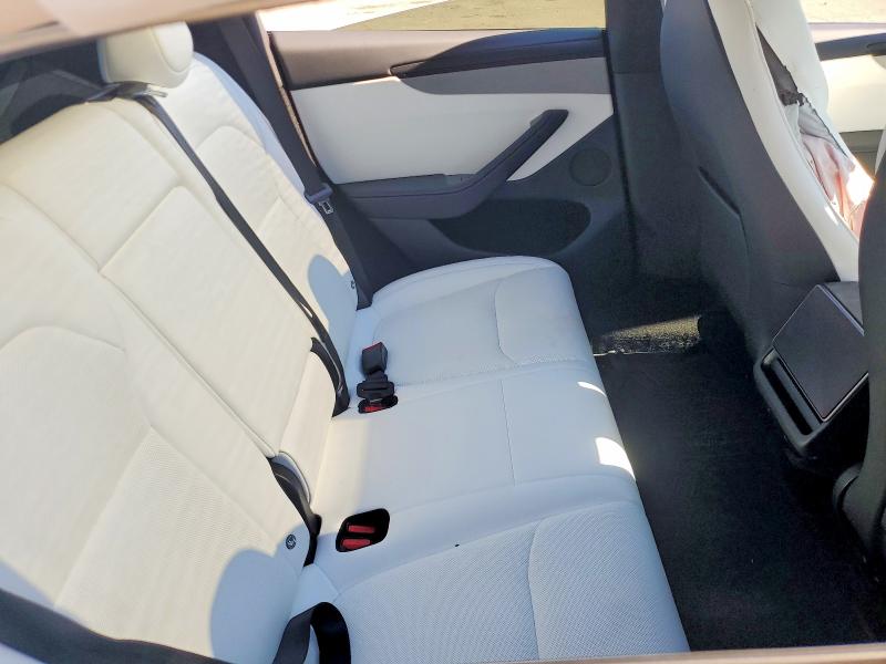 58303016 :رقم المزاد ، 7SAYGDEE6TA636518 vin ، 2026 Tesla Model Y مزاد بيع