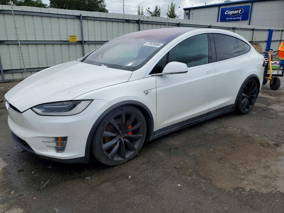 2016 Tesla Model X მანქანა იყიდება აუქციონზე, vin: 5YJXCBE40GF008995, აუქციონის ნომერი: 57829586