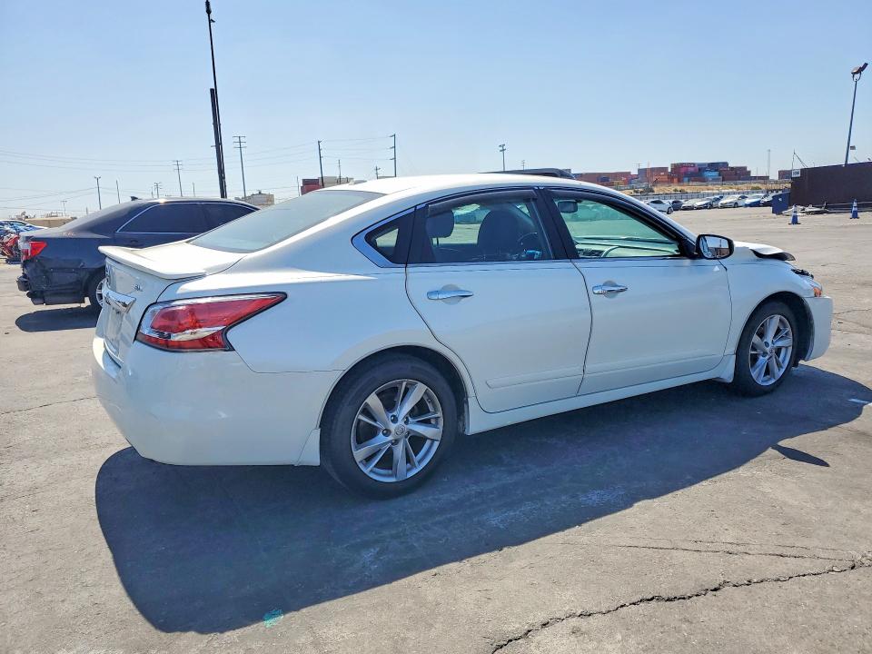 2015 Nissan Altima მანქანა იყიდება აუქციონზე, vin: 1N4AL3AP5FC140096, აუქციონის ნომერი: 57595286