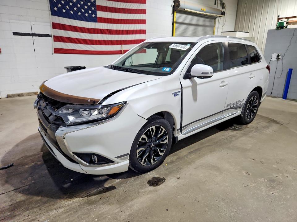 55894106 :رقم المزاد ، JA4J24A59JZ032114 vin ، 2018 Mitsubishi Outlander مزاد بيع