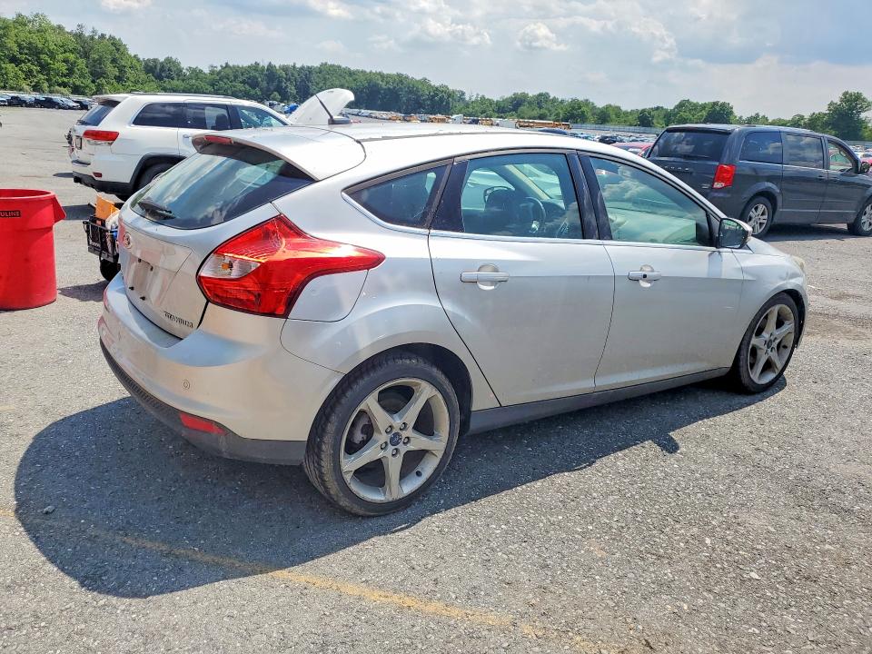 2013 Ford Focus მანქანა იყიდება აუქციონზე, vin: 1FADP3N28DL203043, აუქციონის ნომერი: 58514326