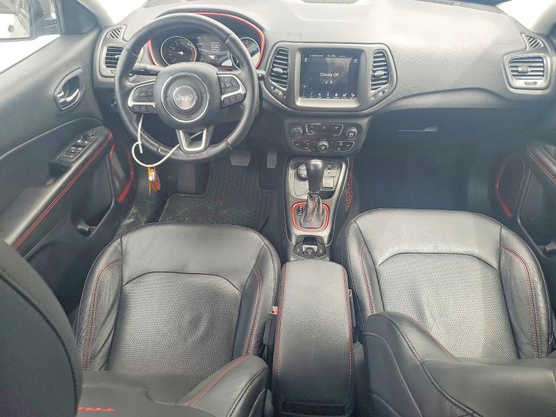 55961706 :رقم المزاد ، 3C4NJDDB3JT201112 vin ، 2018 Jeep Compass مزاد بيع