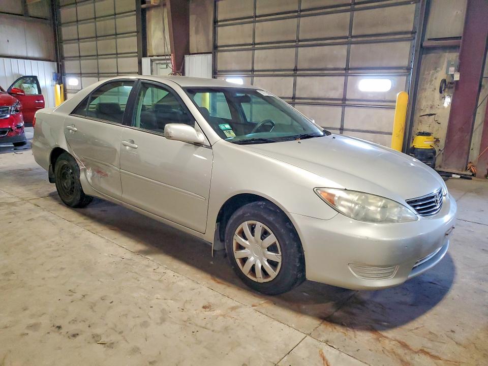 55772006 :رقم المزاد ، 4T1BE32K95U567331 vin ، 2005 Toyt Camry مزاد بيع