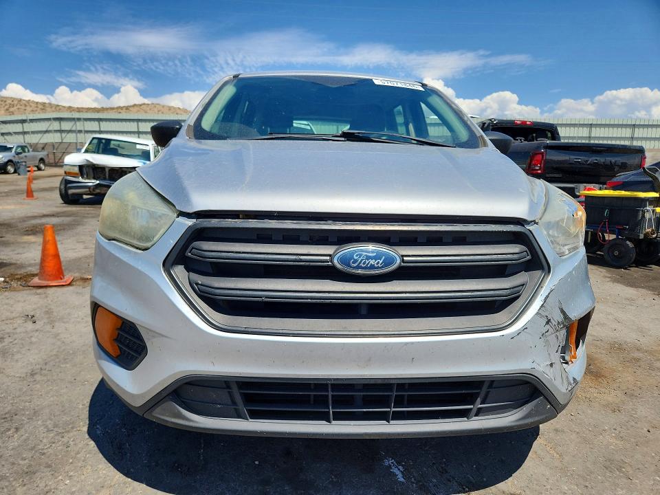 57071846 :رقم المزاد ، 1FMCU0F77HUC60188 vin ، 2017 Ford Escape مزاد بيع