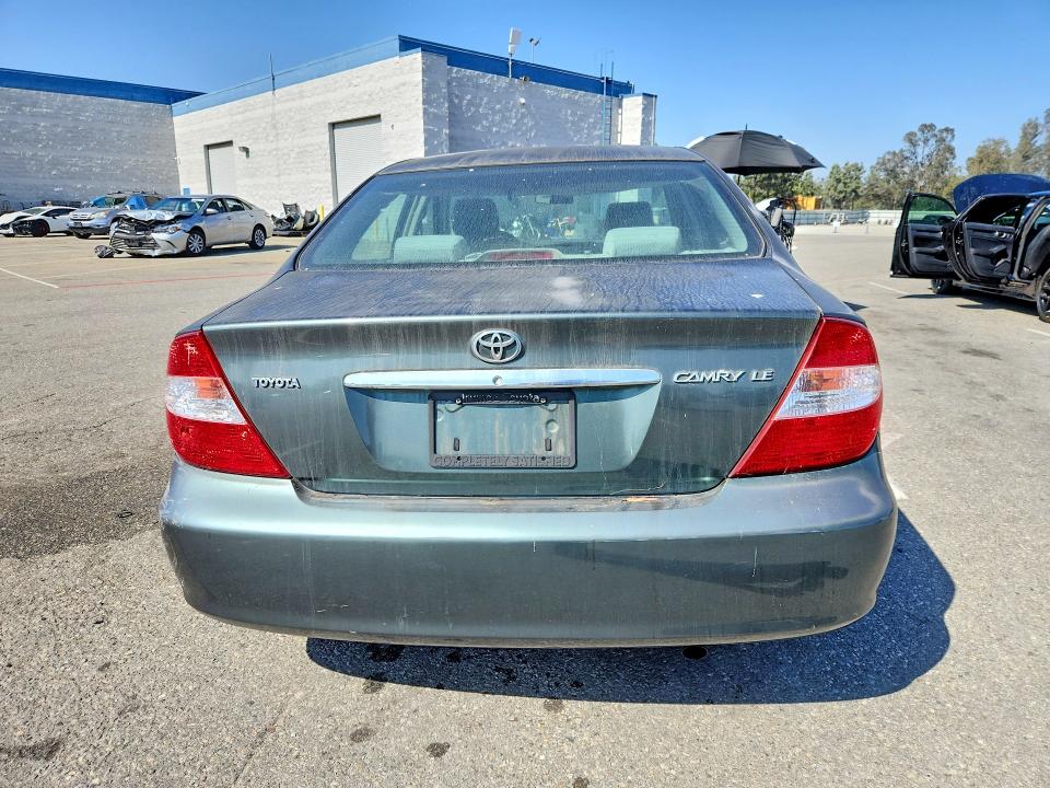 55756956 :رقم المزاد ، JTDBE32K720021568 vin ، 2002 Toyota Camry مزاد بيع