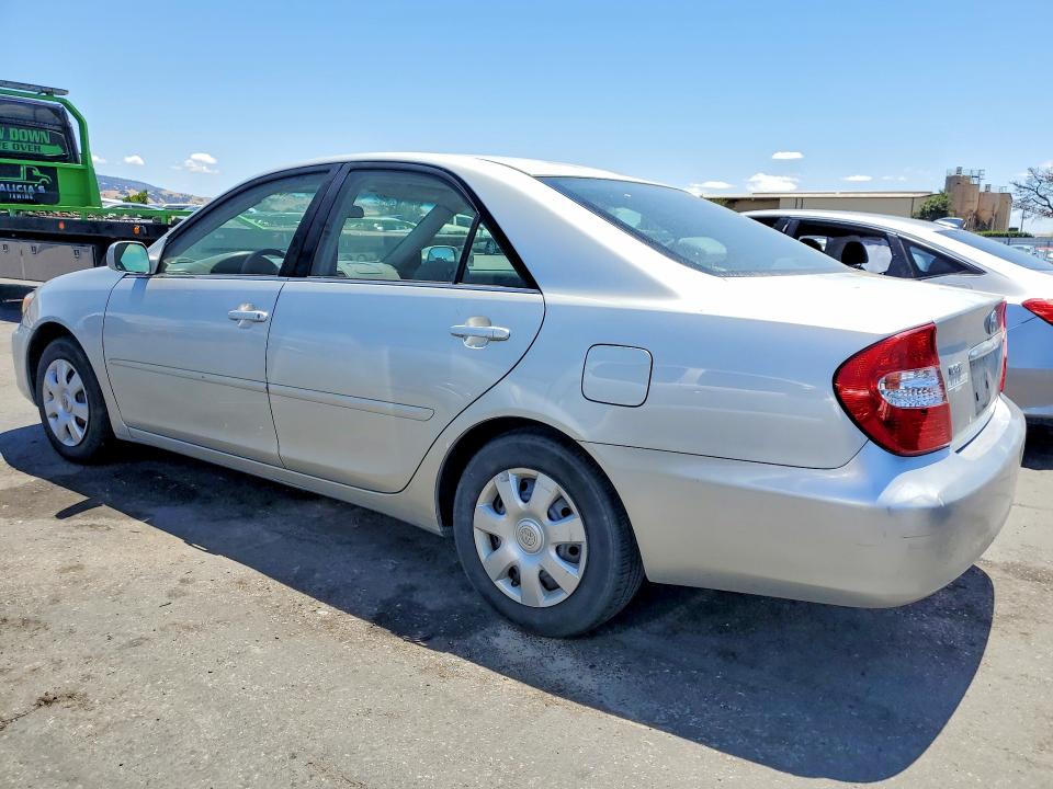 56716226 :رقم المزاد ، 4T1BE32K63U715643 vin ، 2003 Toyota Camry مزاد بيع