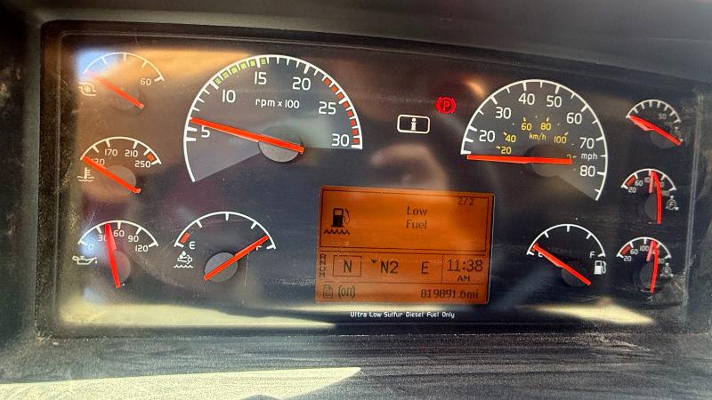 58635696 :رقم المزاد ، 4V4NC9EH4EN161613 vin ، 2014 Volvo Vn مزاد بيع