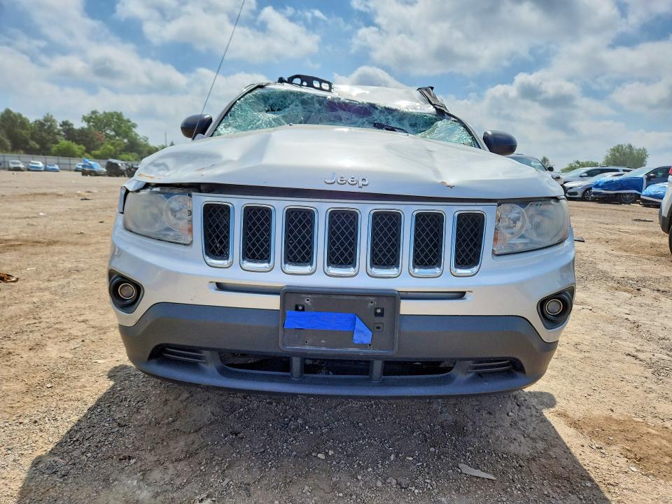 58423186 :رقم المزاد ، 1J4NT1FA3BD289142 vin ، 2011 Jeep Compass مزاد بيع
