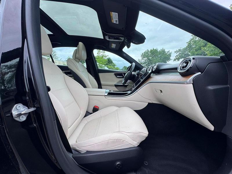 59127796 :رقم المزاد ، W1KAF4GB4NR042438 vin ، 2022 Mercedes-benz C مزاد بيع
