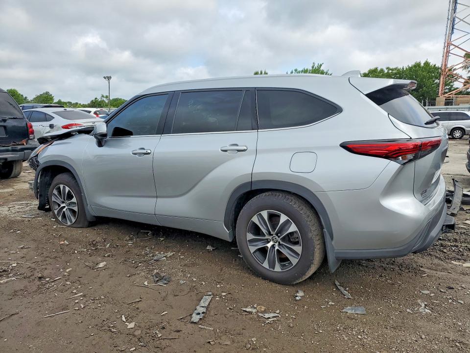 56642656 :رقم المزاد ، 5TDGZRBH6NS586431 vin ، 2022 Toyota Highlander مزاد بيع