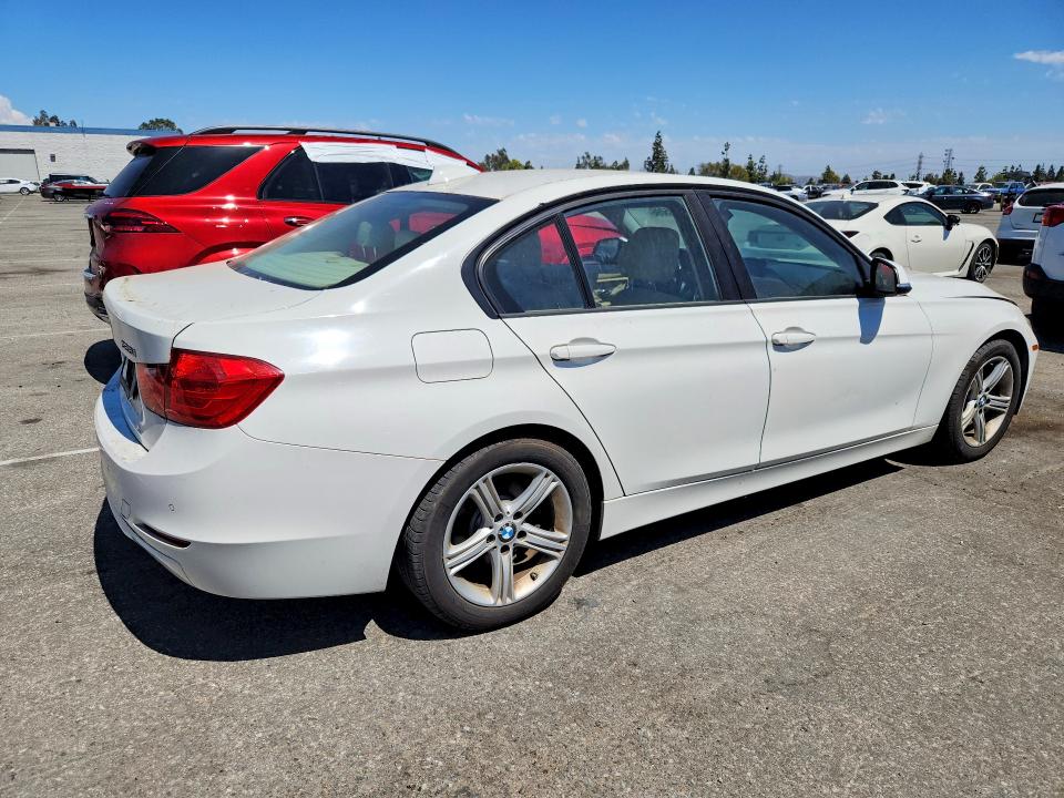 2015 Bmw 3 Series 320i Xdrive მანქანა იყიდება აუქციონზე, vin: WBA3C1C56FK122549, აუქციონის ნომერი: 57405096
