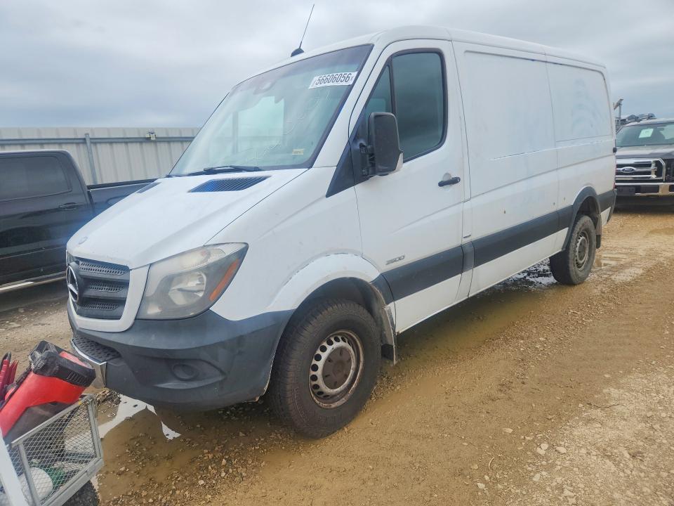 56606056 :رقم المزاد ، WD3PE7DC7E5834848 vin ، 2014 Mercedes Benz Sprinter مزاد بيع