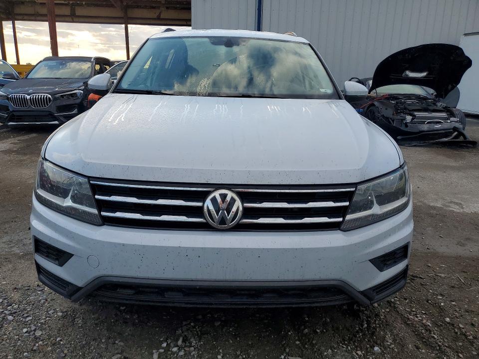 56607306 :رقم المزاد ، 3VV2B7AX3JM220000 vin ، 2018 Volkswagen Tiguan مزاد بيع