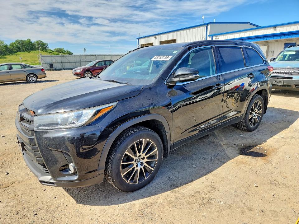 Продажа на аукционе авто 2018 Toyota Highlander, vin: 5TDJZRFH9JS560027, номер лота: 55762156