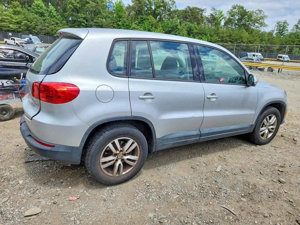 55758146 :رقم المزاد ، WVGBV7AX2CW560307 vin ، 2012 Volkswagen Tiguan مزاد بيع
