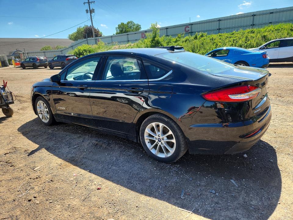 57150786 :رقم المزاد ، 3FA6P0LUXKR180729 vin ، 2019 Ford Fusion مزاد بيع