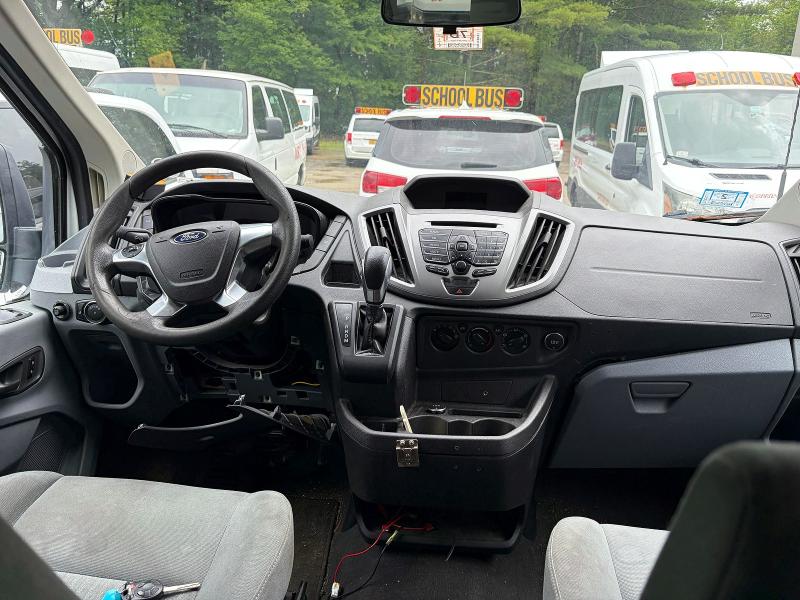 58864126 :رقم المزاد ، 1FBZX2ZMOFKA38754 vin ، 2015 Ford Transit مزاد بيع
