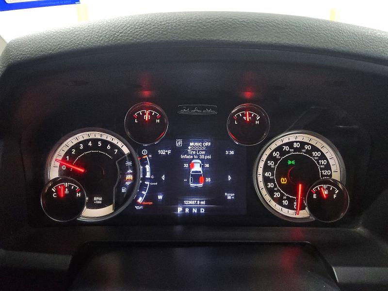 53227996 :رقم المزاد ، 1C6RR6LT9JS275417 vin ، 2018 Ram 1500 مزاد بيع
