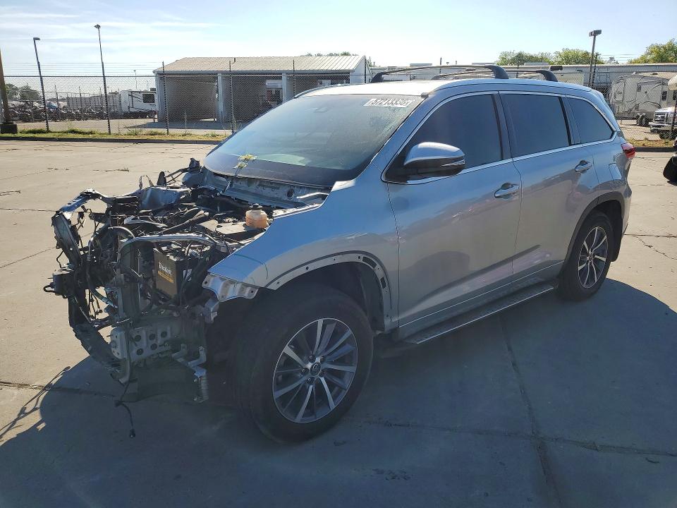 57213336 :رقم المزاد ، 5TDJZRFH8HS511346 vin ، 2017 Toyota Highlander مزاد بيع