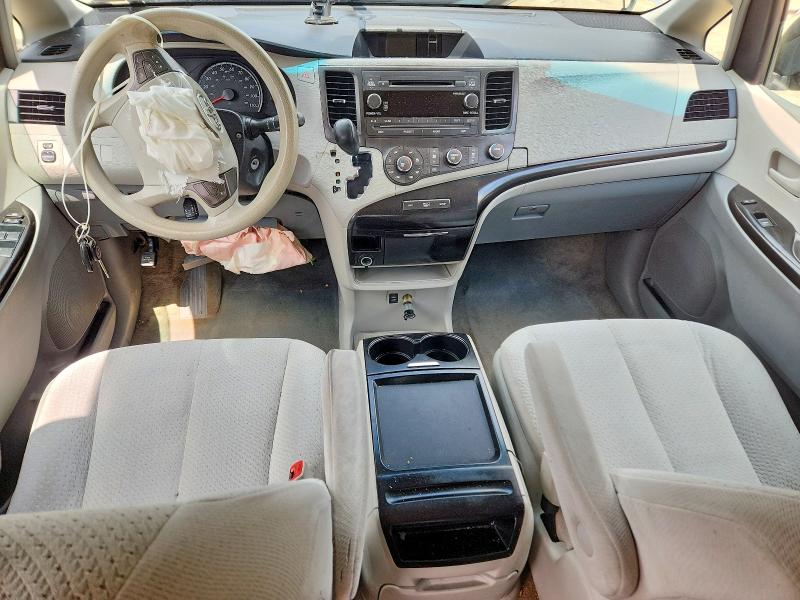 74513425 :رقم المزاد ، 5TDJK3DC5BS019552 vin ، 2011 Toyota Sienna مزاد بيع
