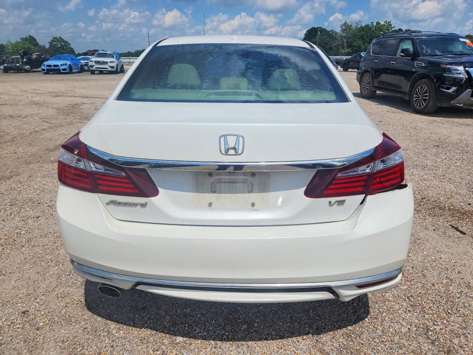 55211526 :رقم المزاد ، 1HGCR3F03GA031860 vin ، 2016 Honda Accord مزاد بيع
