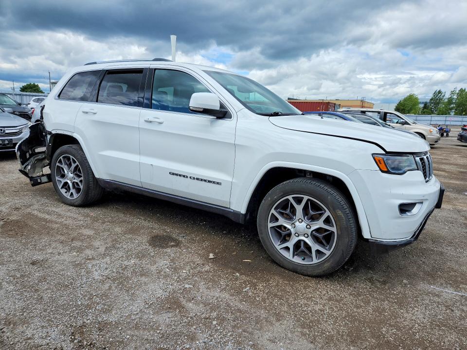 56492756 :رقم المزاد ، 1C4RJFBG8JC181186 vin ، 2018 Jeep Grand Cherokee مزاد بيع