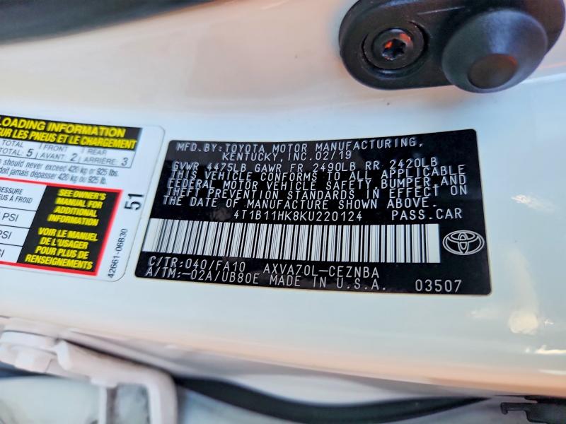 57004686 :رقم المزاد ، 4T1B11HK8KU220124 vin ، 2019 Toyota Camry مزاد بيع