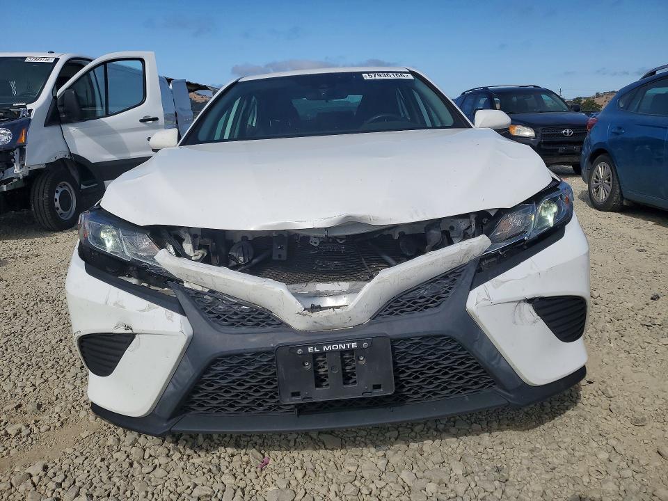 57936166 :رقم المزاد ، 4T1B11HK2KU832142 vin ، 2019 Toyota Camry مزاد بيع