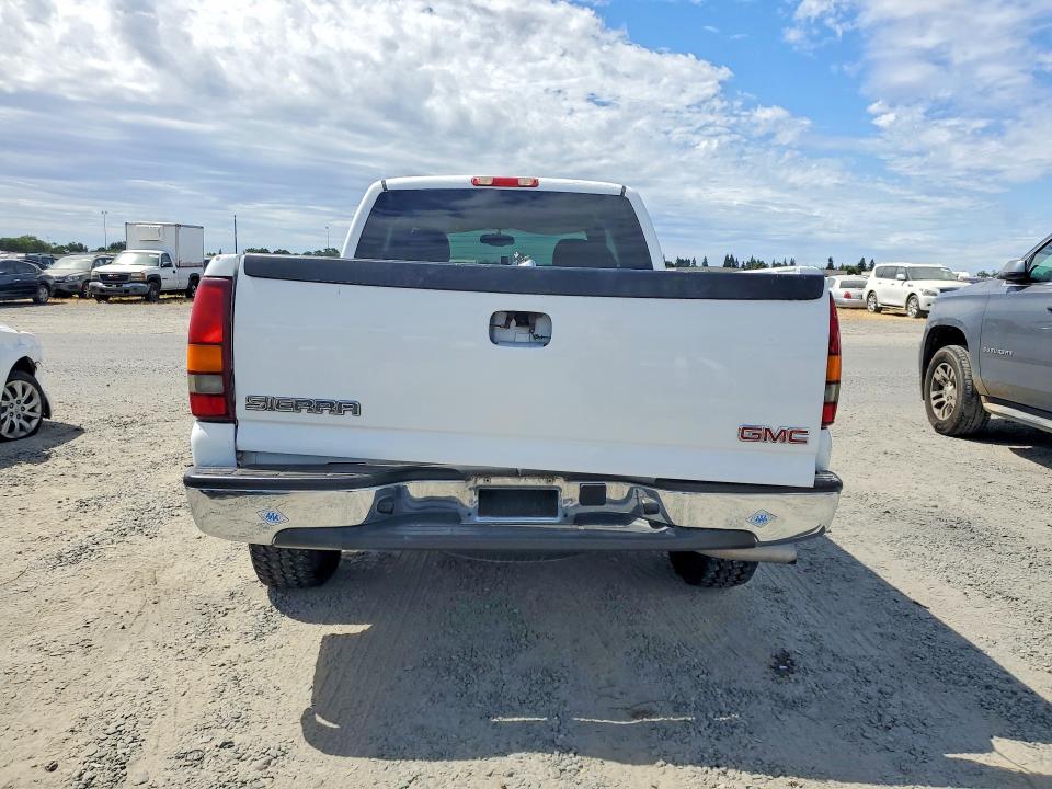 59015286 :رقم المزاد ، 2GTEC19V631305996 vin ، 2003 Gmc New Sierra مزاد بيع