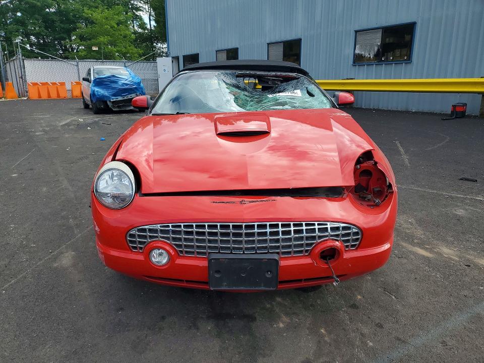 55753706 :رقم المزاد ، 1FAHP60A12Y115789 vin ، 2002 Ford Thunderbird مزاد بيع