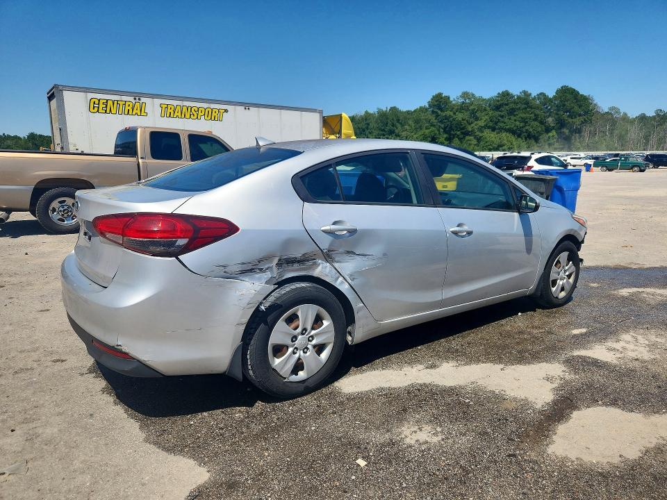 2017 Kia Forte მანქანა იყიდება აუქციონზე, vin: 3KPFK4A70HE031520, აუქციონის ნომერი: 55962956