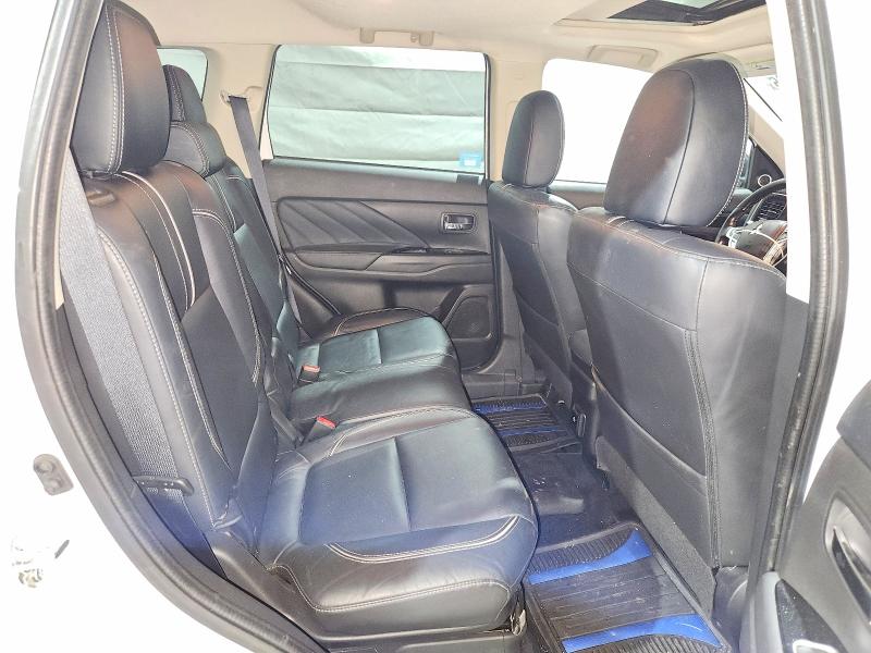 55894106 :رقم المزاد ، JA4J24A59JZ032114 vin ، 2018 Mitsubishi Outlander مزاد بيع