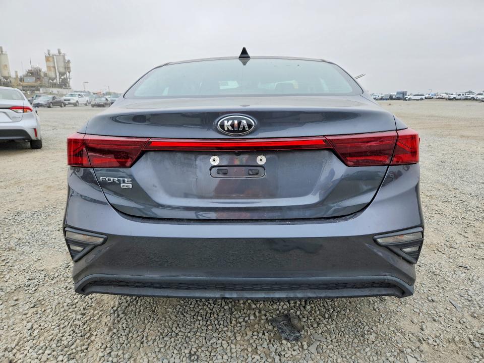 56290916 :رقم المزاد ، 3KPF24AD8ME356447 vin ، 2021 Kia Forte مزاد بيع