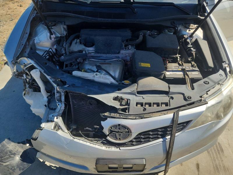 55358546 :رقم المزاد ، 4T1BF1FK3EU452977 vin ، 2014 Toyota Camry مزاد بيع